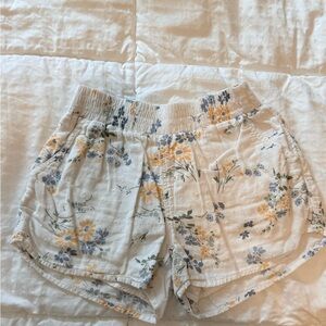 abercrombie kids Cream Floral Elastic-Waist Shorts